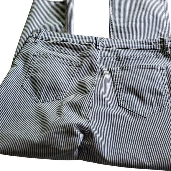 Vineyard Vines Cotton Blend High Rise Kick Flare Jeans Size 32 - Picture 10 of 10